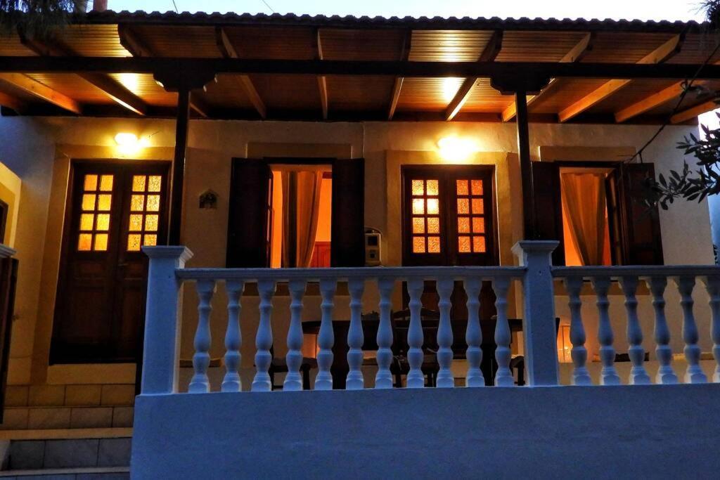 Traditional Villa Efterpi Chalki Town Bagian luar foto