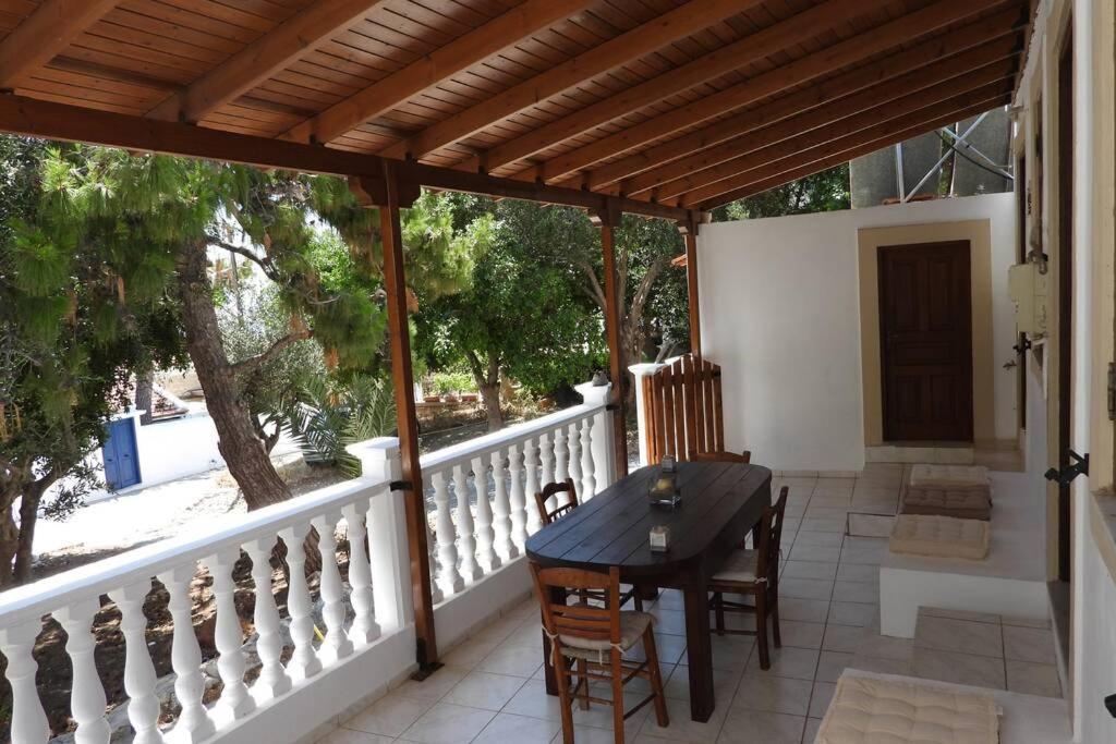Traditional Villa Efterpi Chalki Town Bagian luar foto