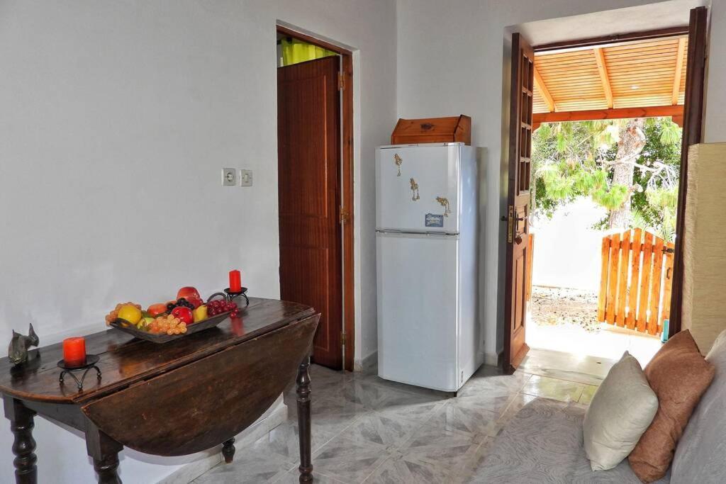 Traditional Villa Efterpi Chalki Town Bagian luar foto